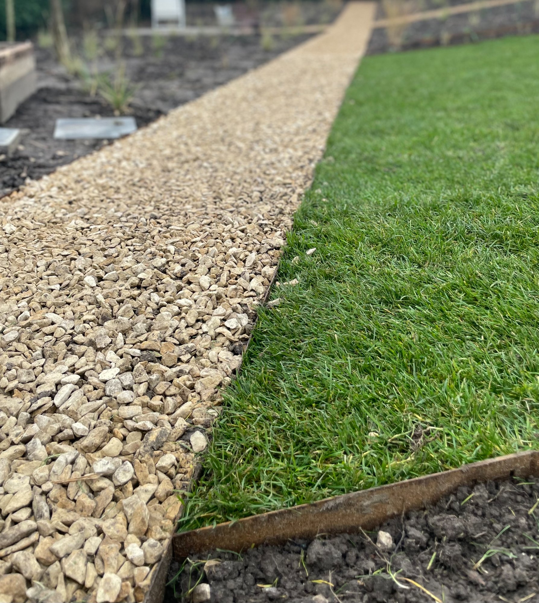 Detailfoto waterdoorlatende verharding met natuursteen